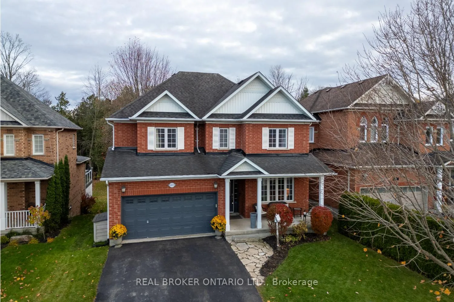 Photo 4 of 61 Bloom Avenue, Clarington, Newcastle — HOMEH
