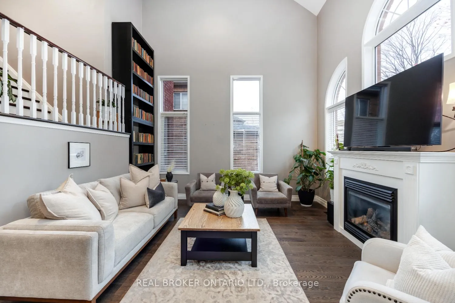 Photo 11 of 61 Bloom Avenue, Clarington, Newcastle — HOMEH