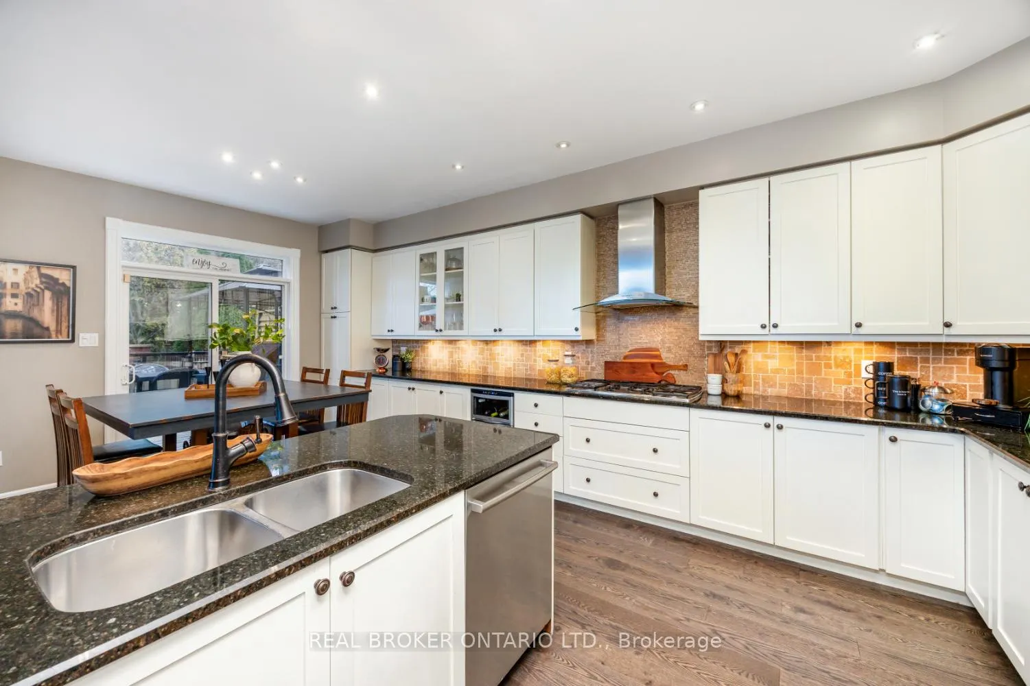 Photo 16 of 61 Bloom Avenue, Clarington, Newcastle — HOMEH