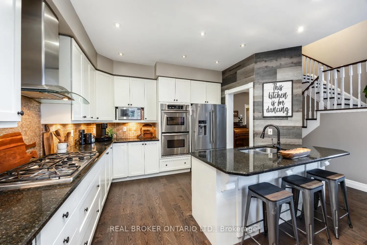 Photo 18 of 61 Bloom Avenue, Clarington, Newcastle — HOMEH