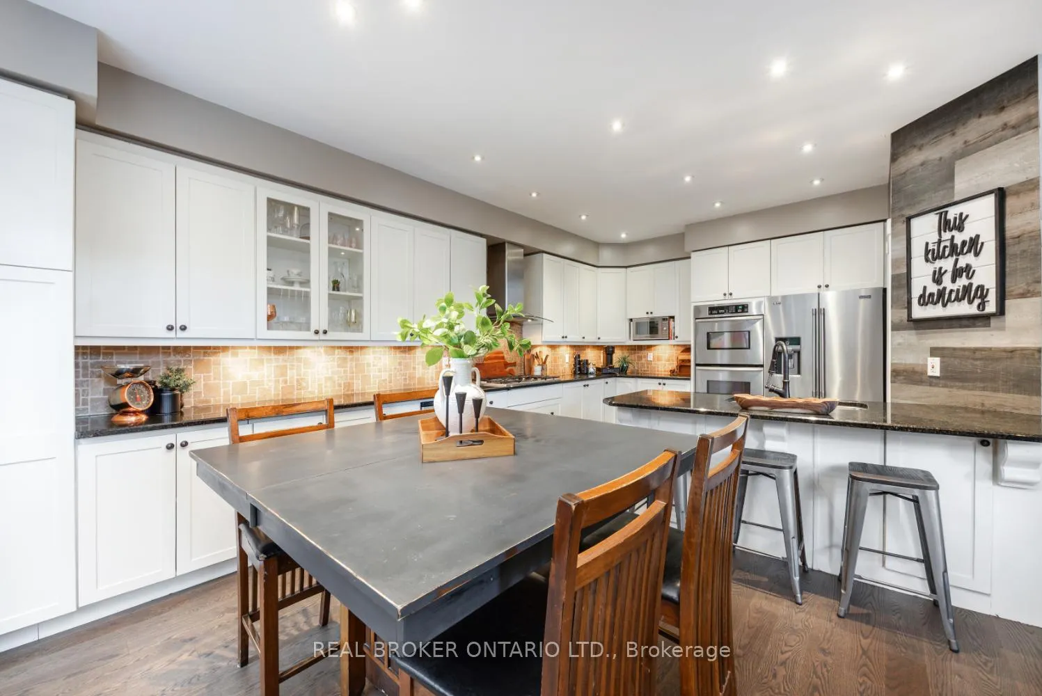 Photo 20 of 61 Bloom Avenue, Clarington, Newcastle — HOMEH