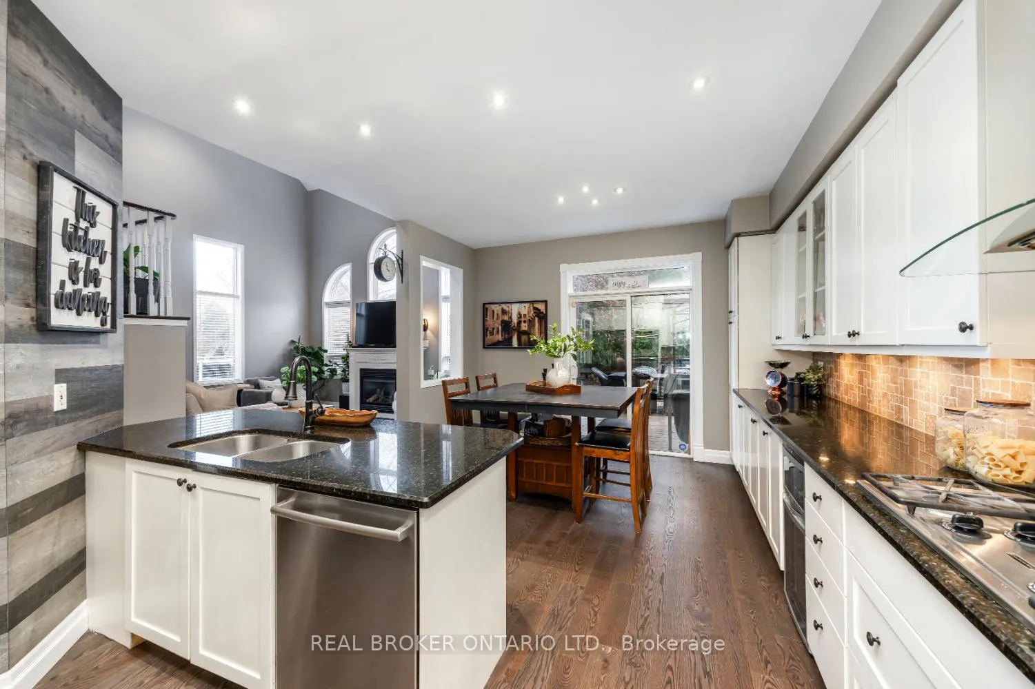 Photo 21 of 61 Bloom Avenue, Clarington, Newcastle — HOMEH