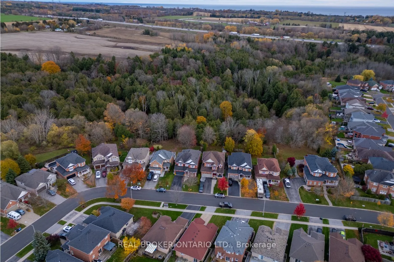 Photo 47 of 61 Bloom Avenue, Clarington, Newcastle — HOMEH
