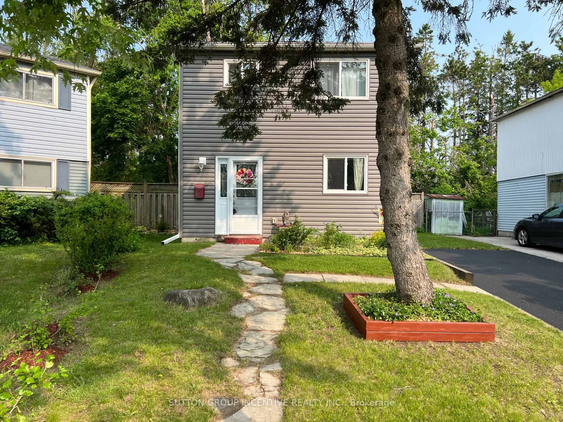 Front of 220 Letitia Street