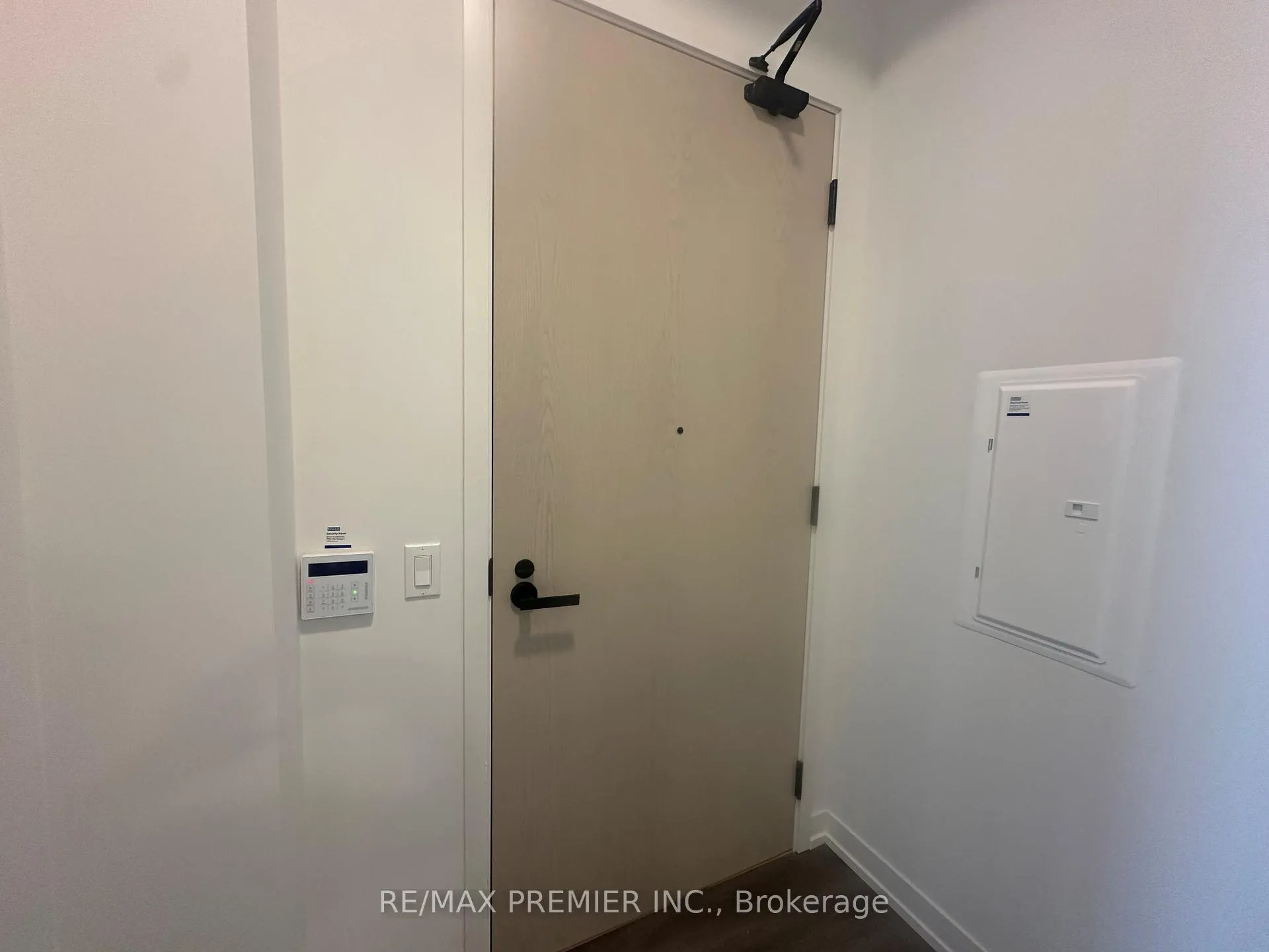 Photo 6 of Unit 5808, 225 Commerce Street, Vaughan, Vaughan Corporate Centre — HOMEH