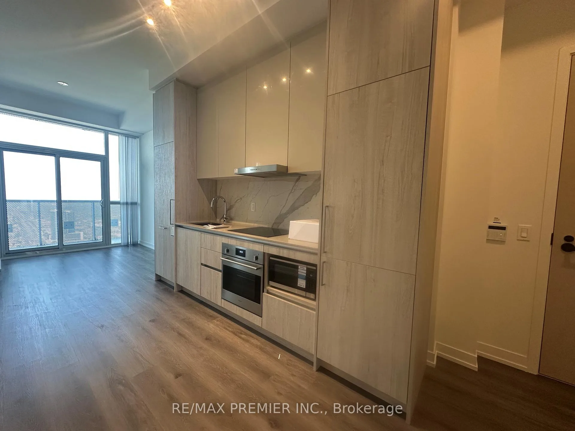 Photo 9 of Unit 5808, 225 Commerce Street, Vaughan, Vaughan Corporate Centre — HOMEH