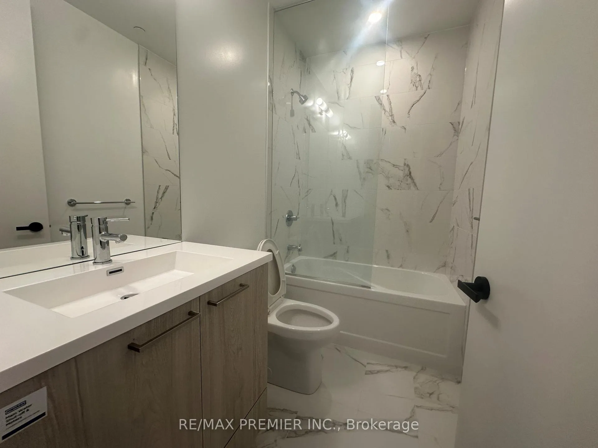 Photo 11 of Unit 5808, 225 Commerce Street, Vaughan, Vaughan Corporate Centre — HOMEH