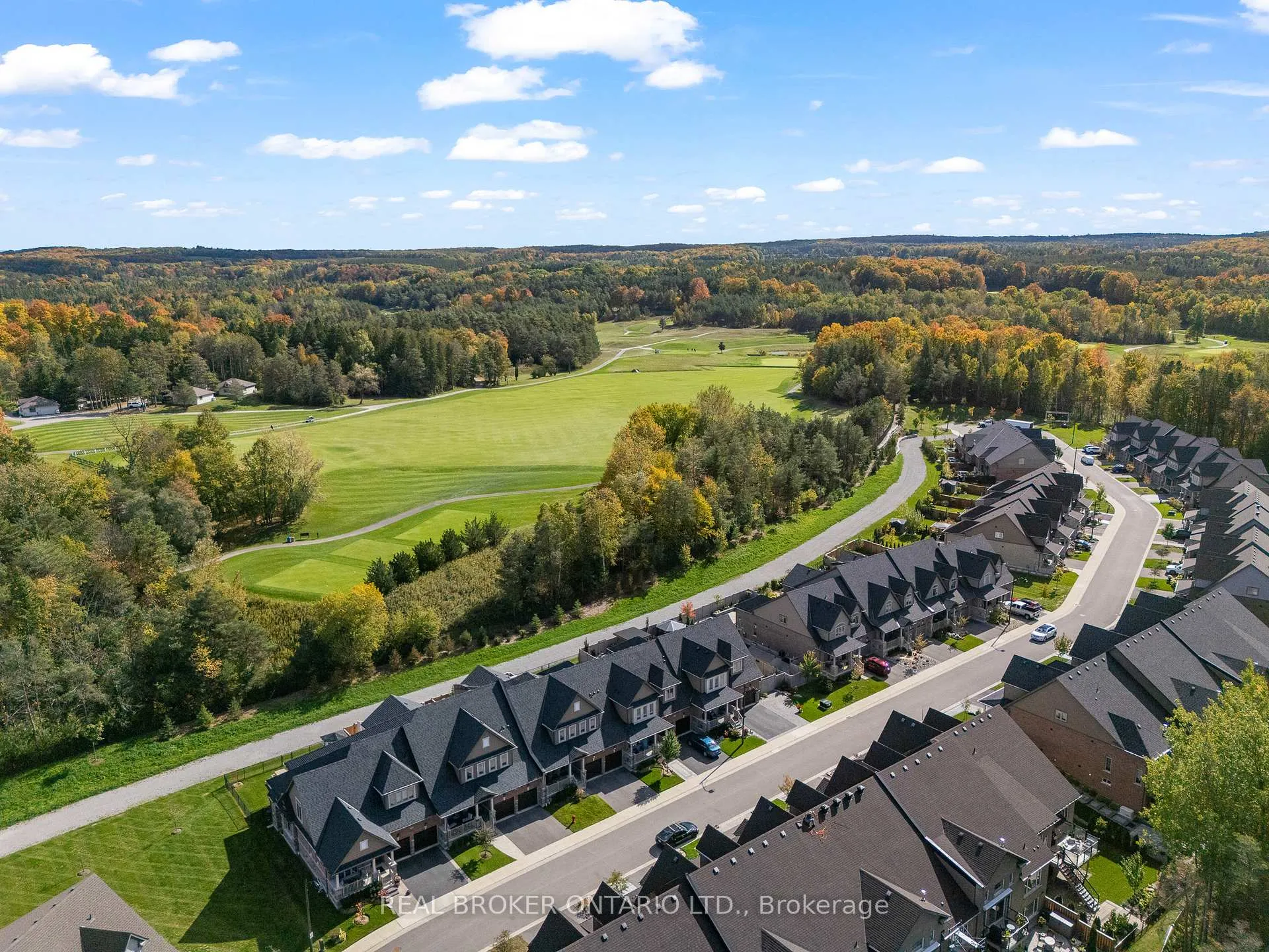 Photo 3 of 11 Howard Williams Court, Uxbridge — HOMEH
