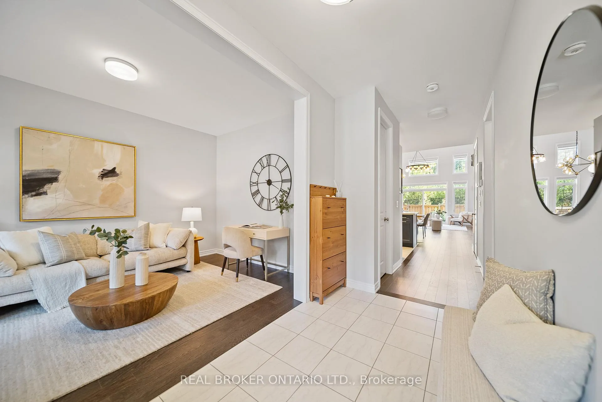 Photo 6 of 11 Howard Williams Court, Uxbridge — HOMEH