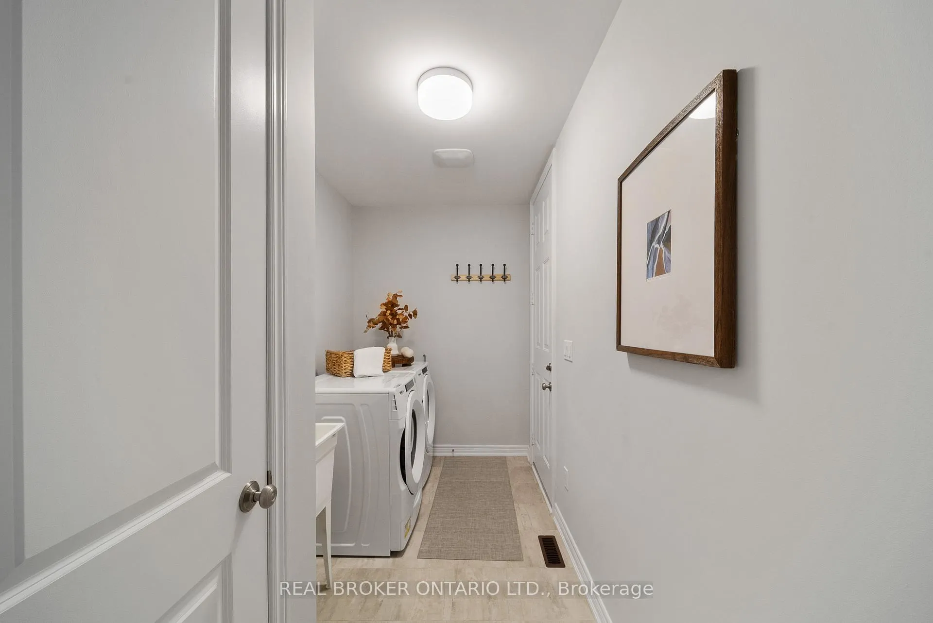 Photo 24 of 11 Howard Williams Court, Uxbridge — HOMEH