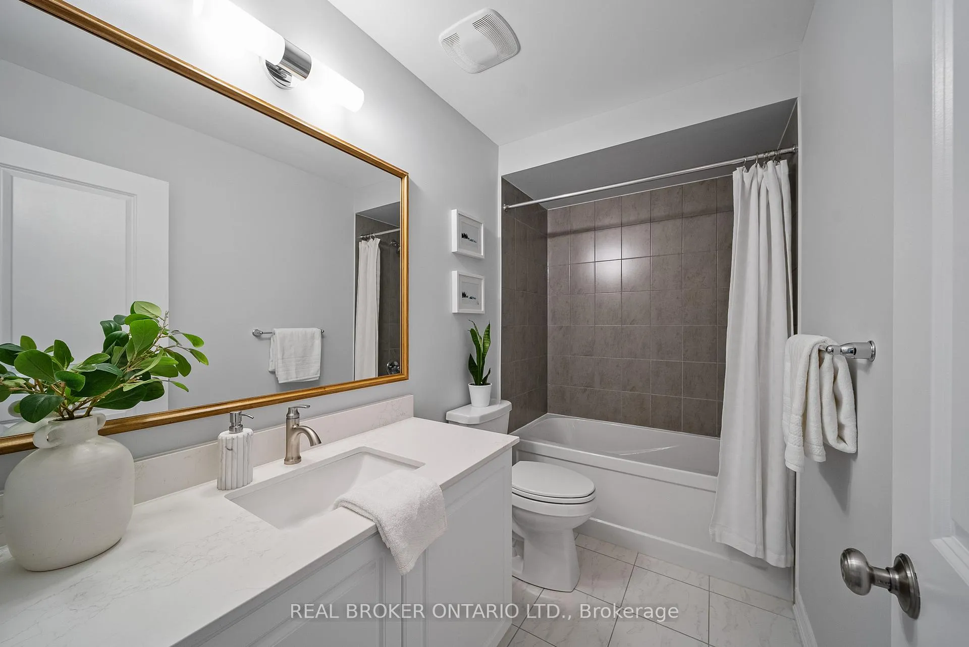 Photo 31 of 11 Howard Williams Court, Uxbridge — HOMEH
