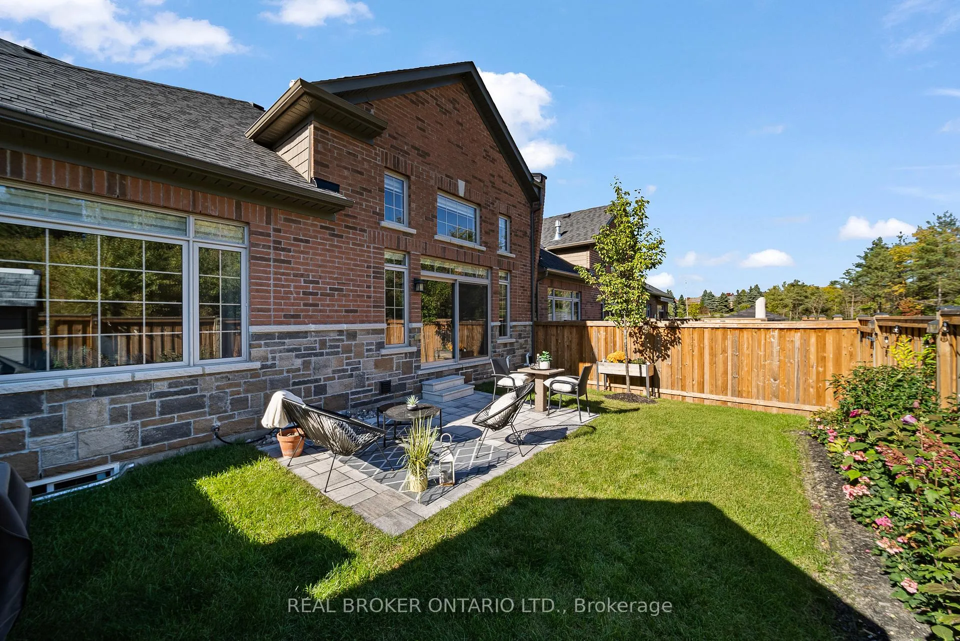 Photo 38 of 11 Howard Williams Court, Uxbridge — HOMEH