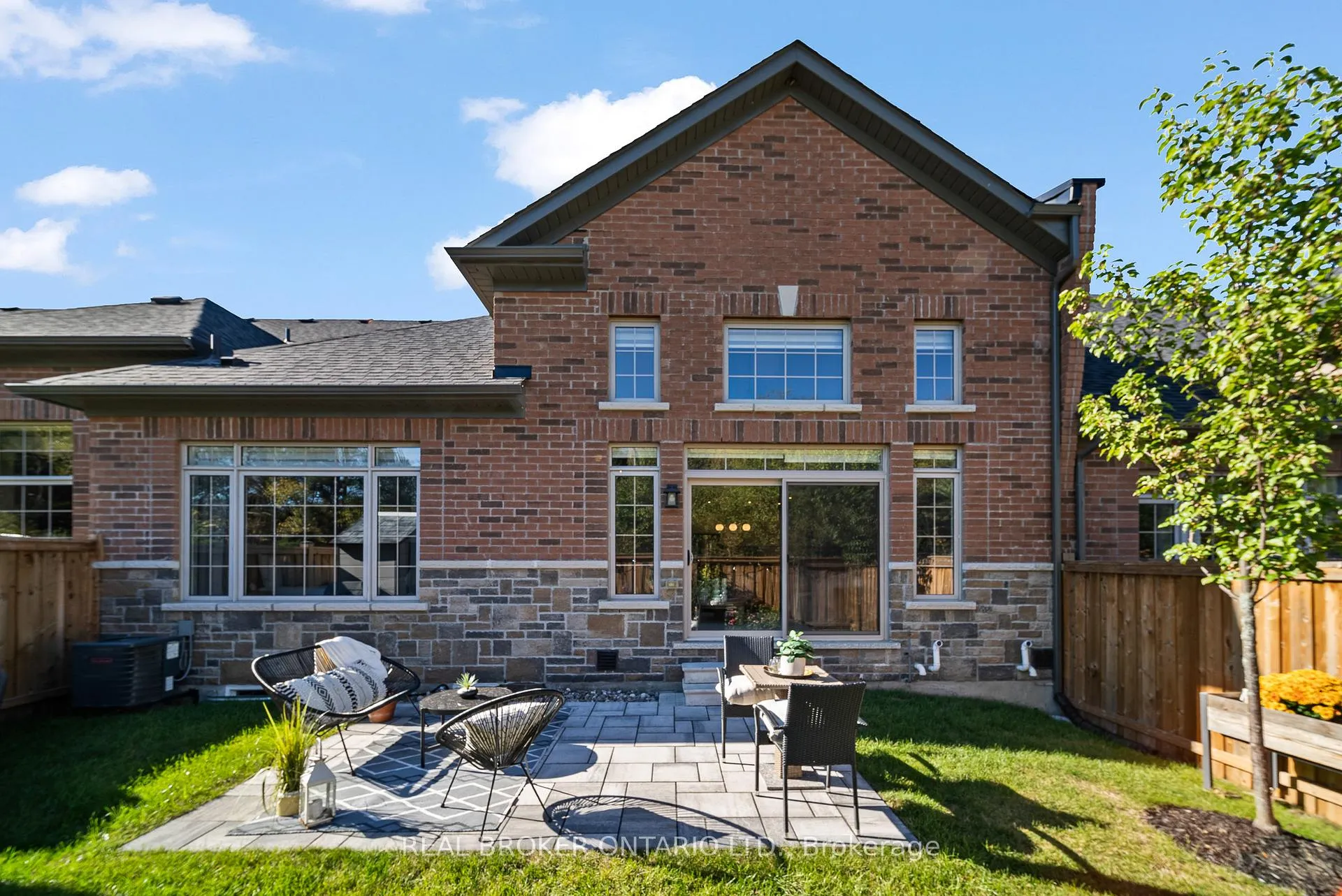 Photo 39 of 11 Howard Williams Court, Uxbridge — HOMEH