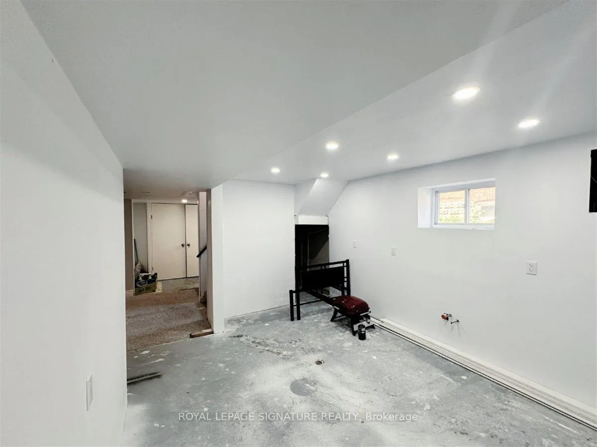 Photo 18 of 630 Fennell Avenue E, Hamilton, Burkholme — HOMEH