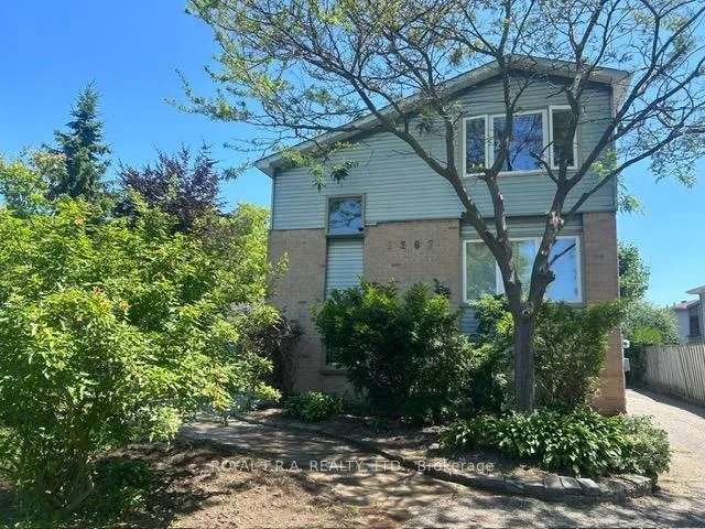 Front of Unit 2, 1397 Ritson Road S