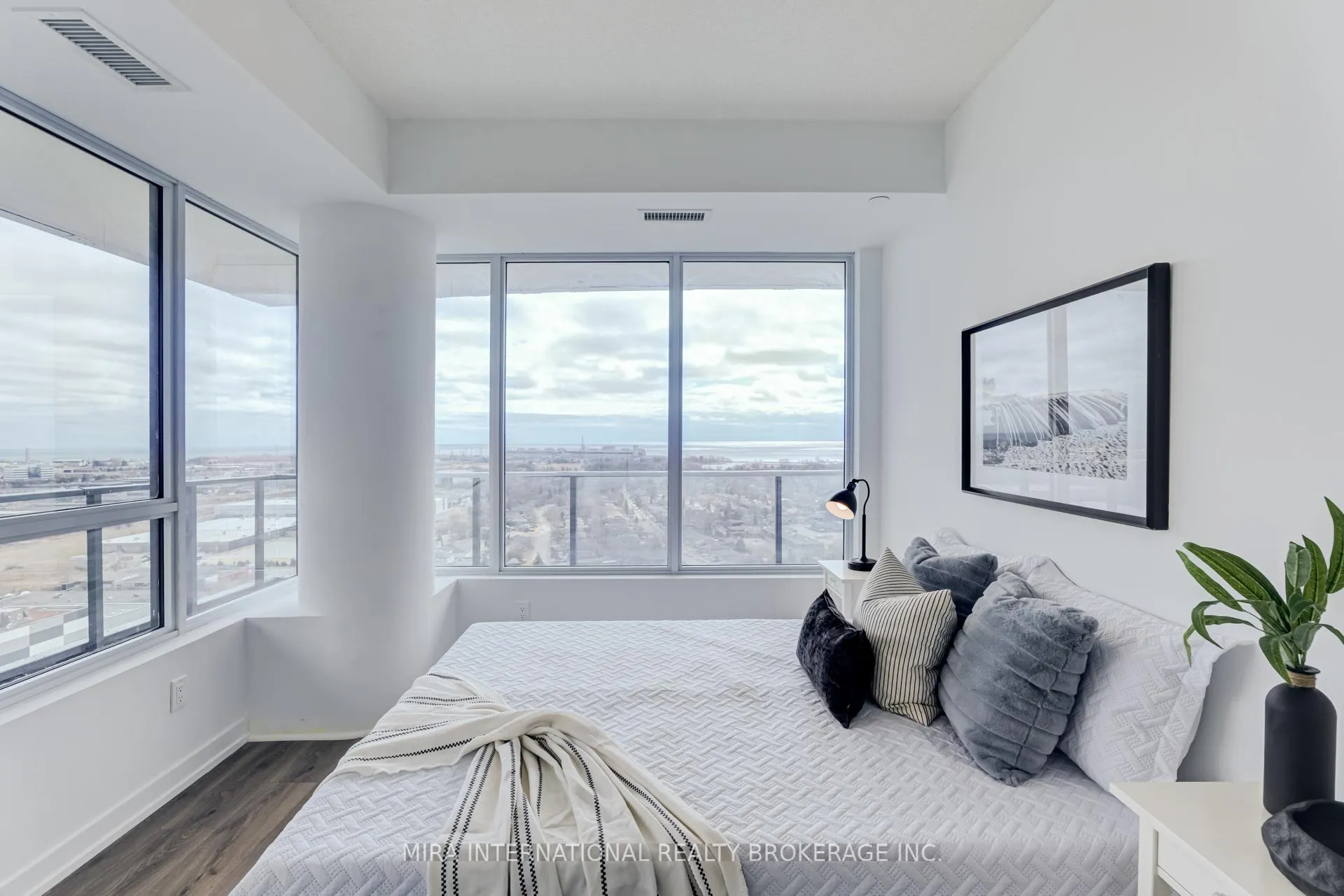 Photo 18 of Unit 2704, 1435 Celebration Drive S, Pickering, Bay Ridges — HOMEH