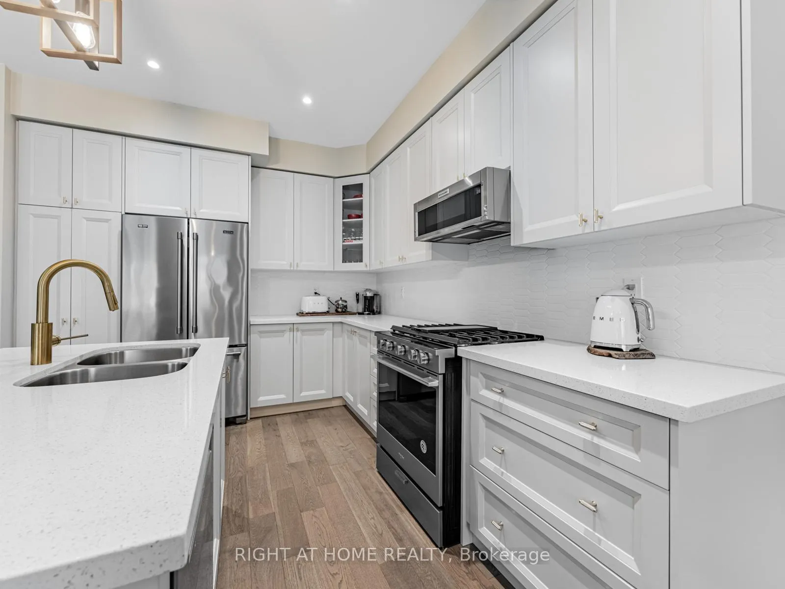 Photo 12 of 7 Harry Thornton Lane, Uxbridge — HOMEH