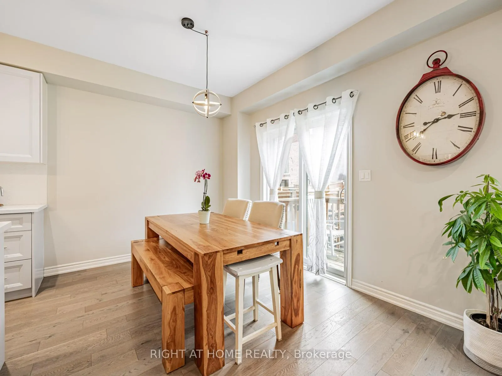 Photo 14 of 7 Harry Thornton Lane, Uxbridge — HOMEH