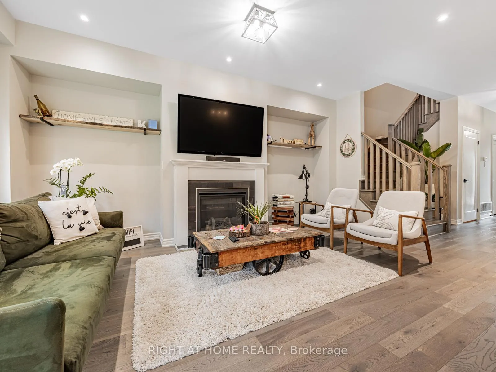 Photo 16 of 7 Harry Thornton Lane, Uxbridge — HOMEH