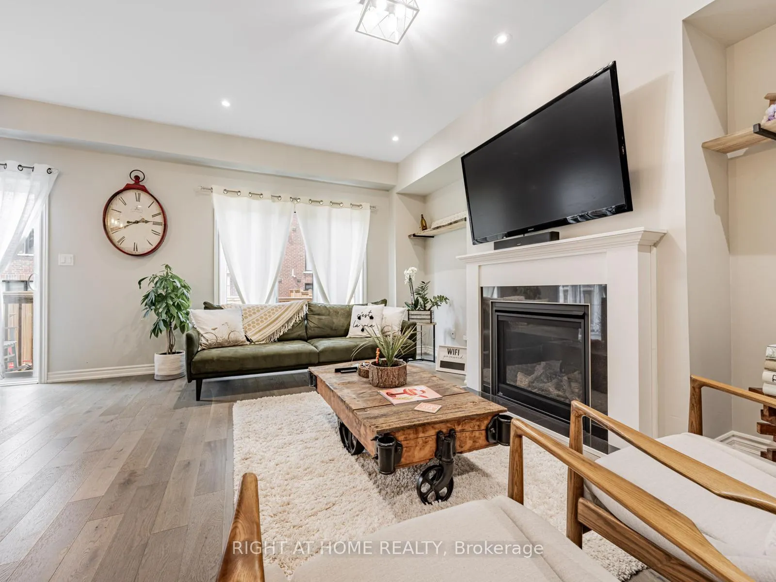 Photo 19 of 7 Harry Thornton Lane, Uxbridge — HOMEH