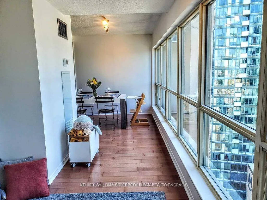 Photo 18 of Unit 2208, 25 The Esplanade, Toronto, Waterfront Communities — HOMEH