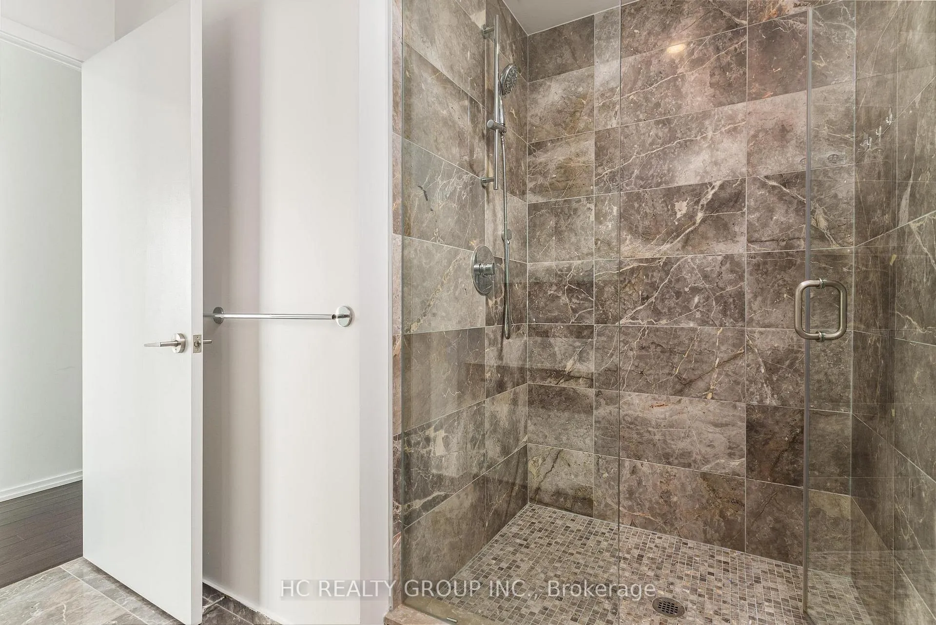 Photo 10 of Unit 3503, 75 St Nicholas Street, Toronto, Bay Street Corridor — HOMEH