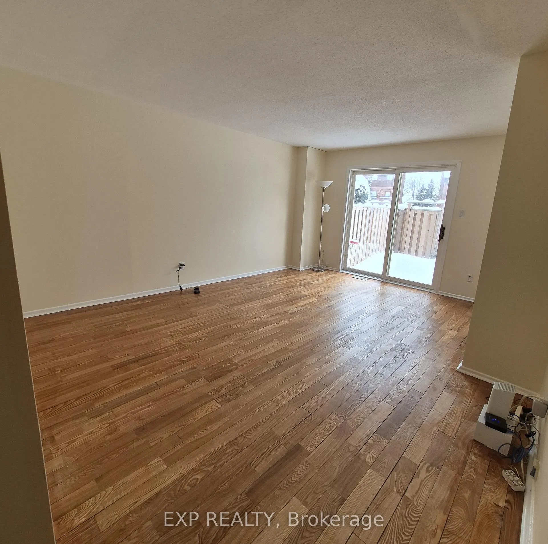 Photo 3 of Unit 8, 8 Arnold Drive, Ottawa, Arbeatha Park — HOMEH