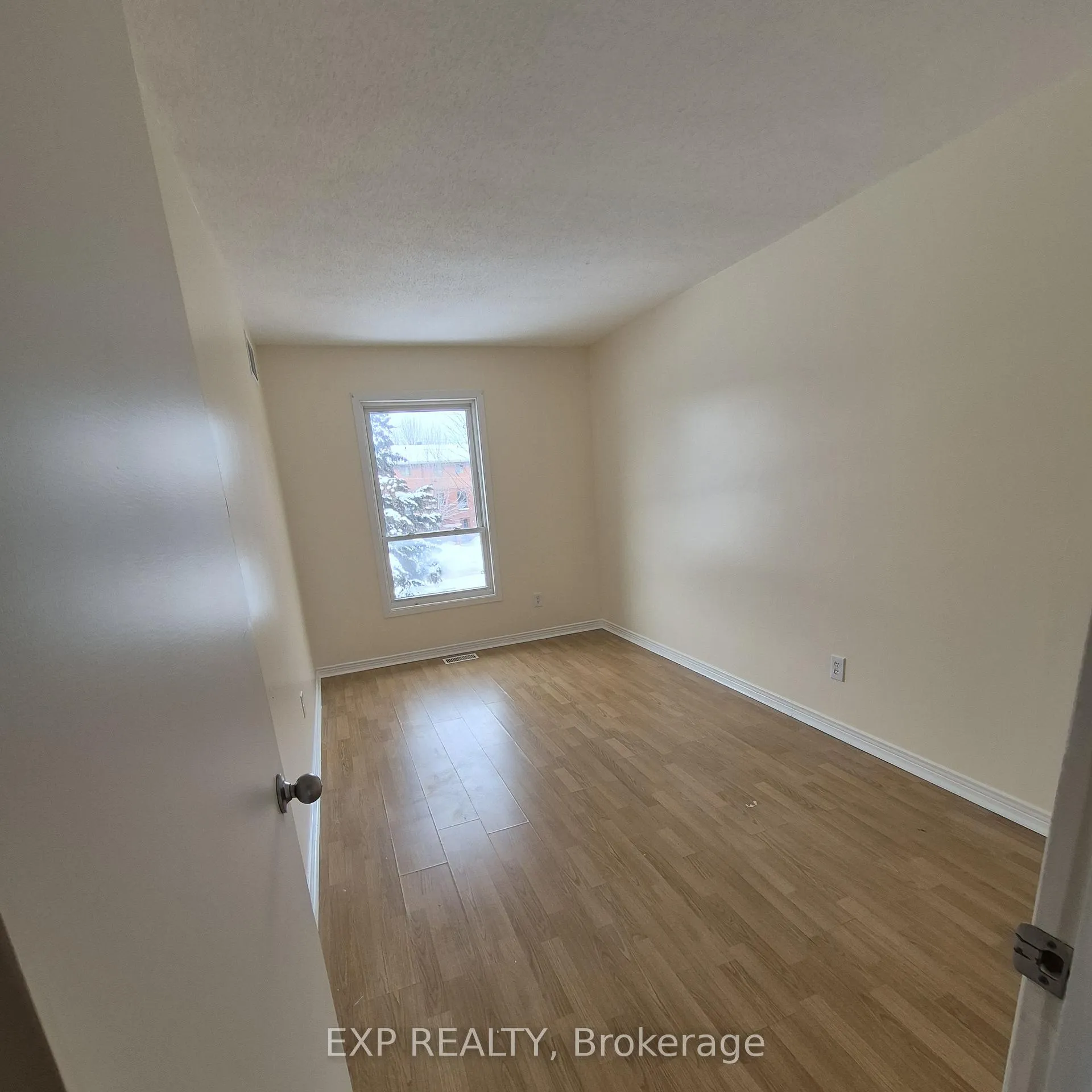 Photo 9 of Unit 8, 8 Arnold Drive, Ottawa, Arbeatha Park — HOMEH