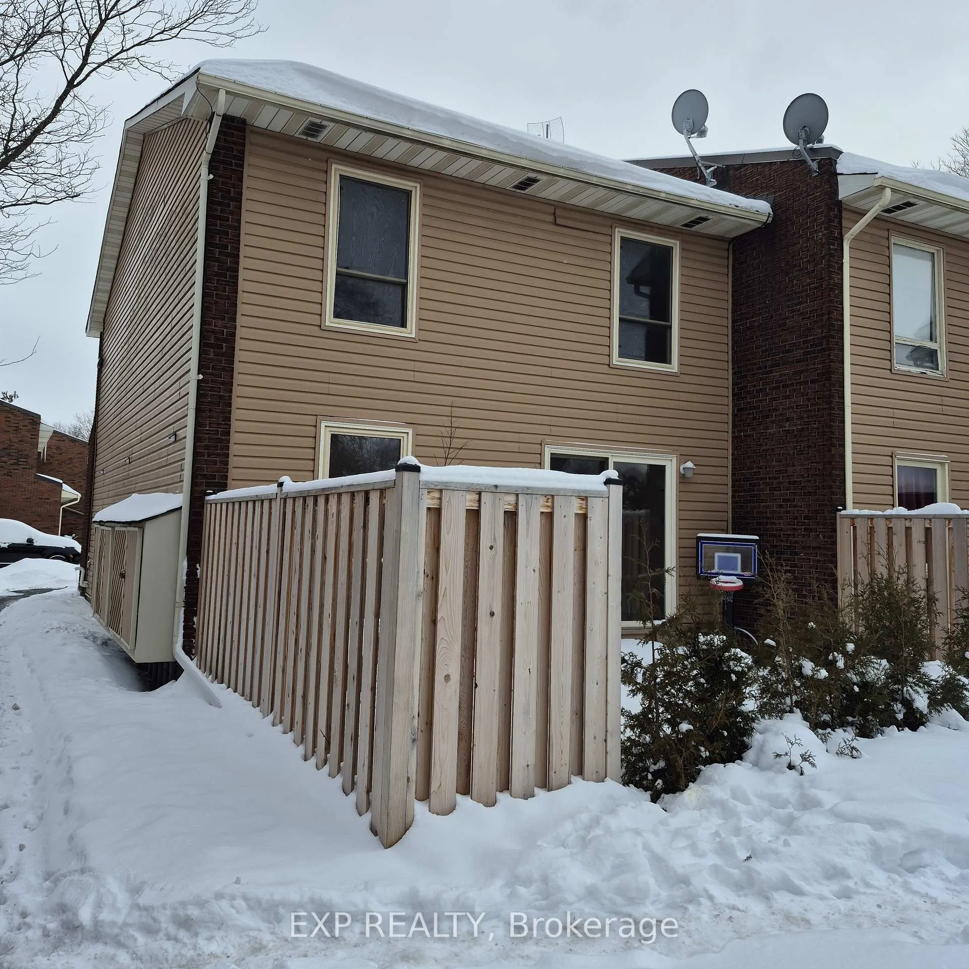 Photo 11 of Unit 8, 8 Arnold Drive, Ottawa, Arbeatha Park — HOMEH
