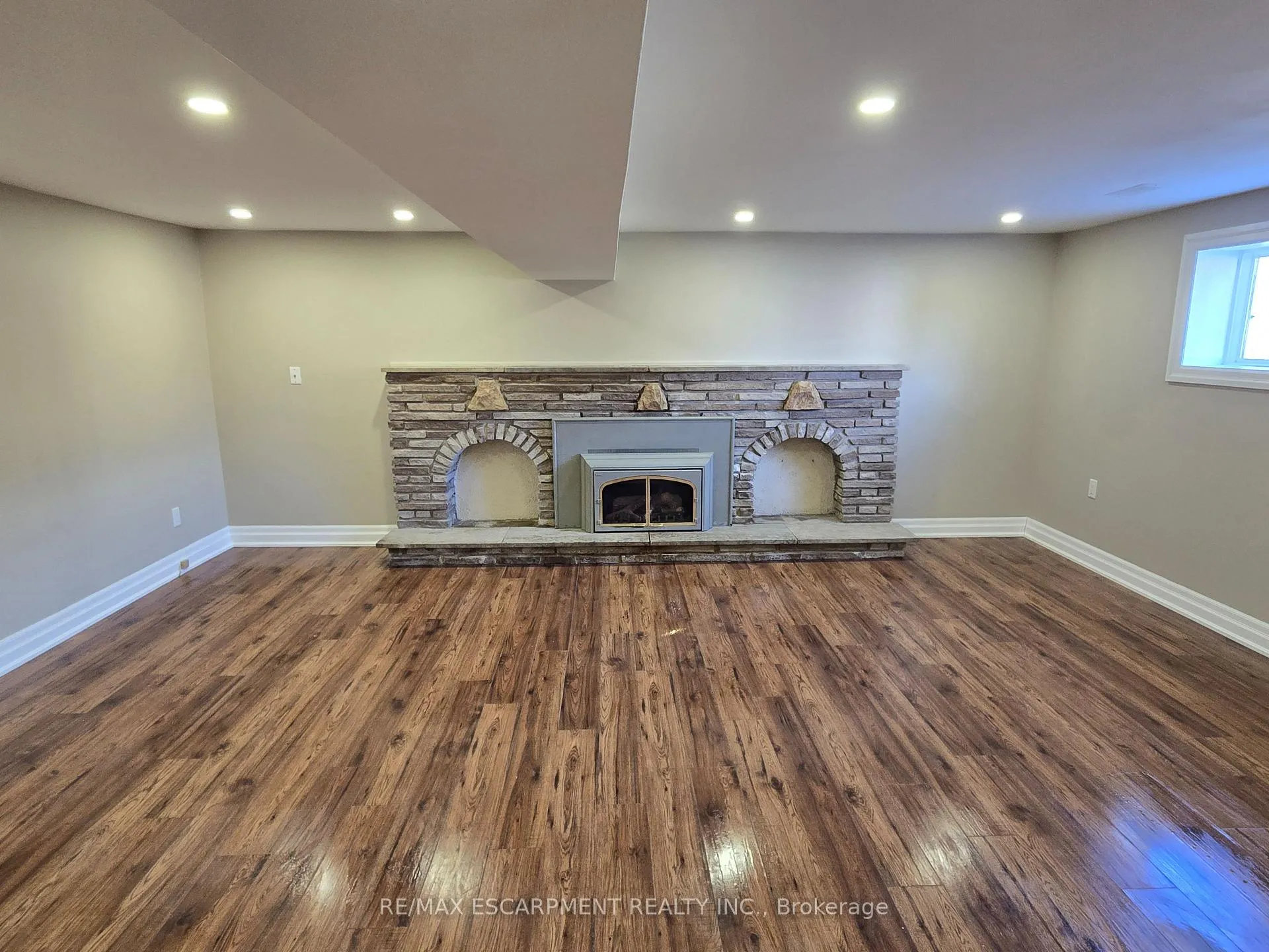 Photo 8 of 60 Nugent Drive, Hamilton, Kentley — HOMEH