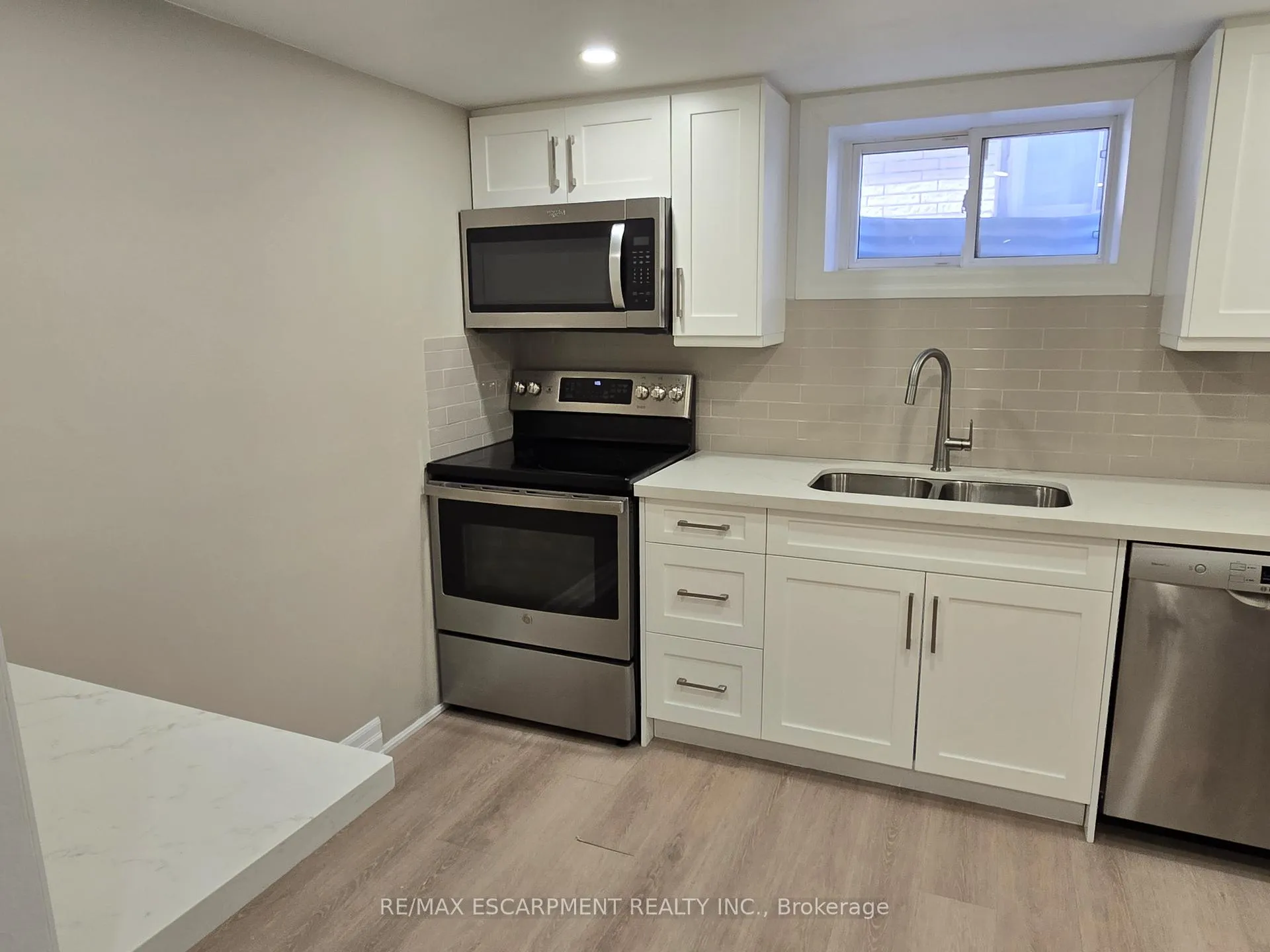 Photo 12 of 60 Nugent Drive, Hamilton, Kentley — HOMEH