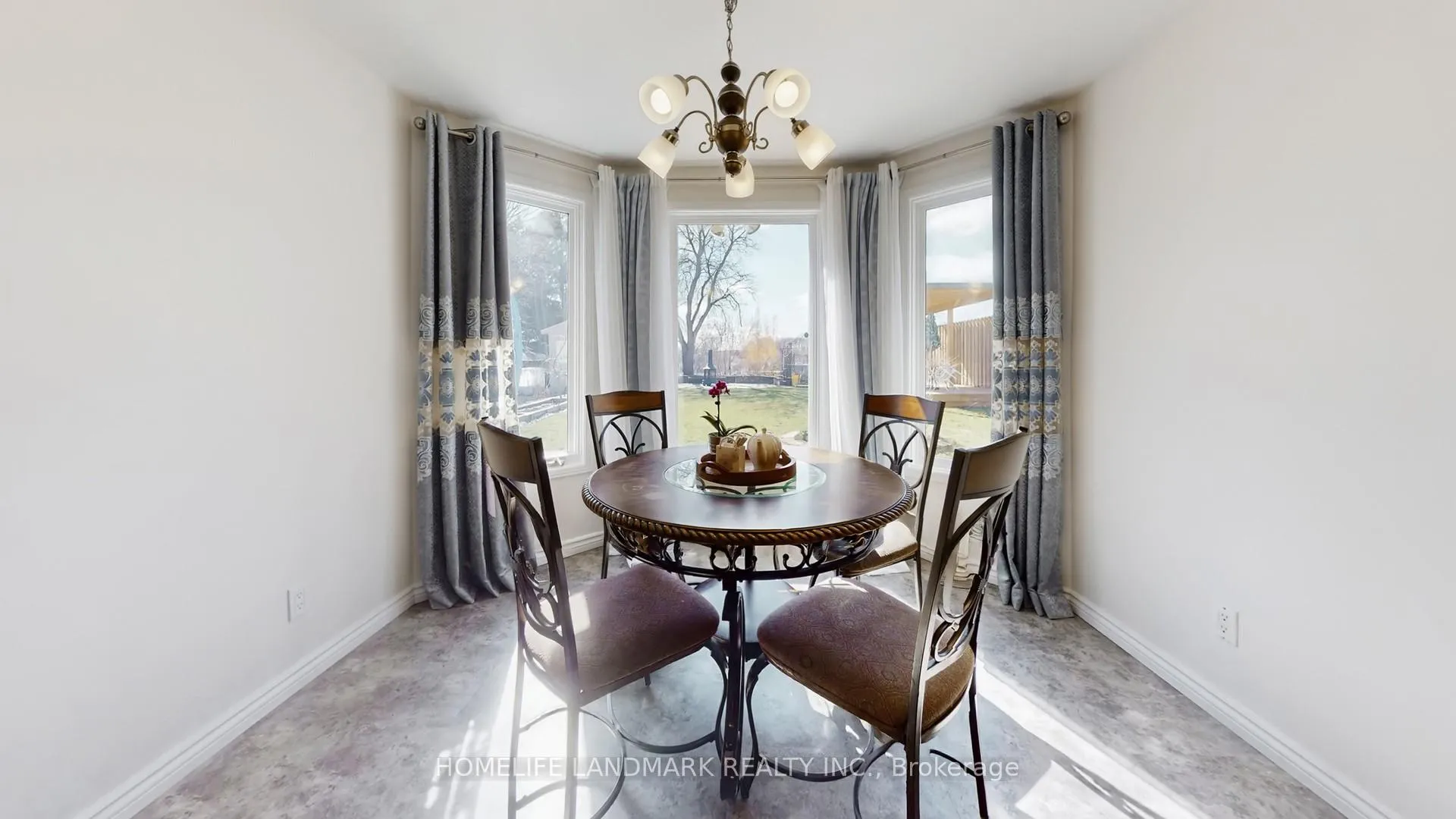 Photo 20 of 330 Guelph Avenue, Cambridge, Silver Heights — HOMEH