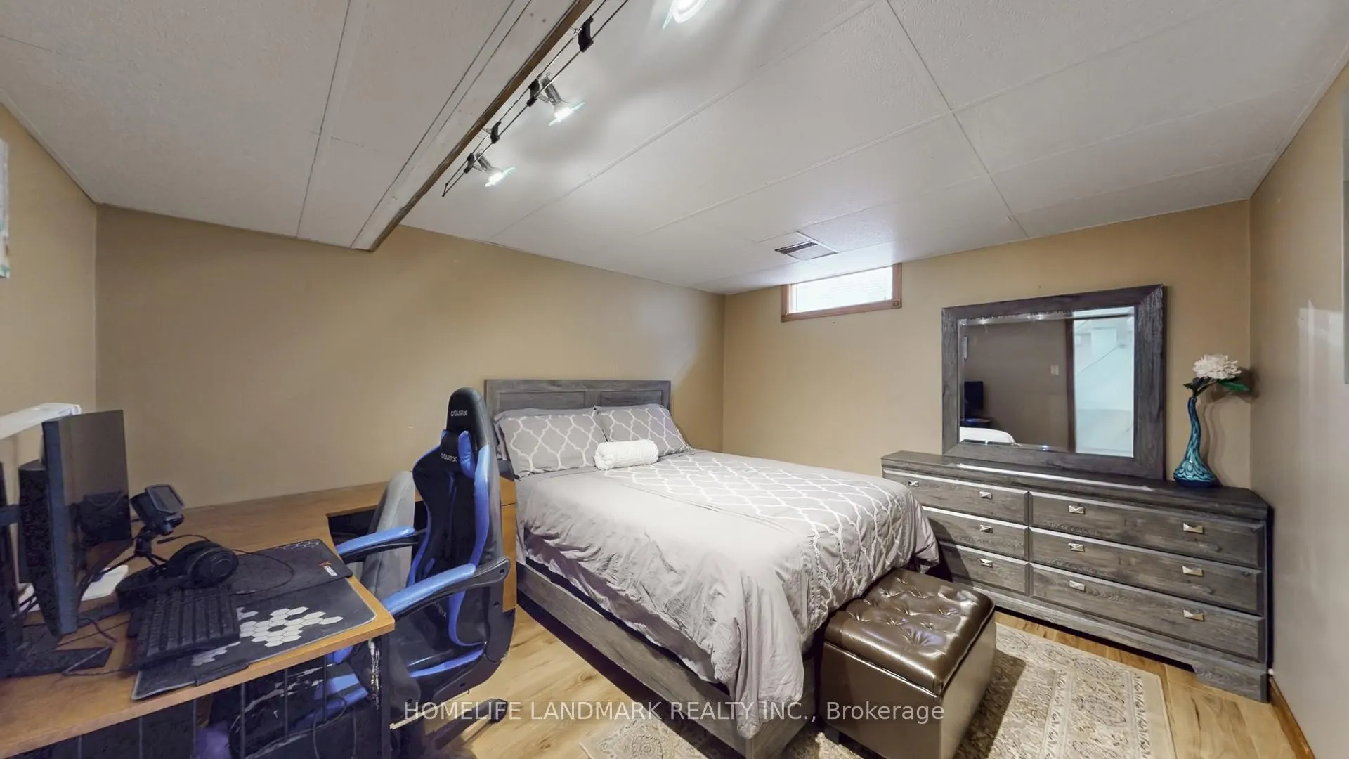 Photo 43 of 330 Guelph Avenue, Cambridge, Silver Heights — HOMEH