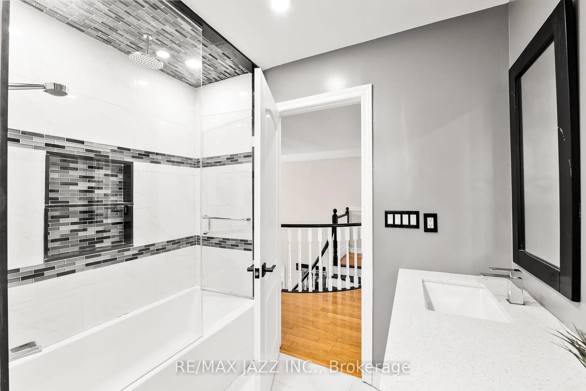 Photo 31 of 53 Coxworth Avenue, Markham, Middlefield — HOMEH