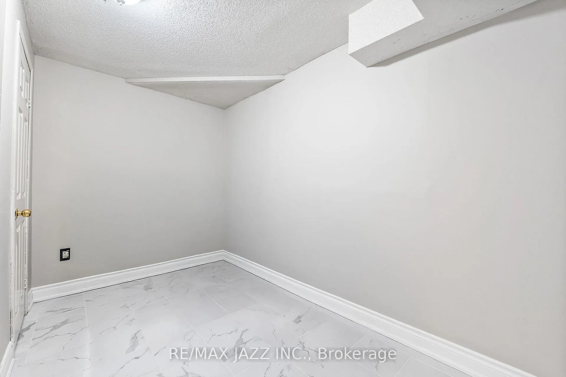 Photo 40 of 53 Coxworth Avenue, Markham, Middlefield — HOMEH