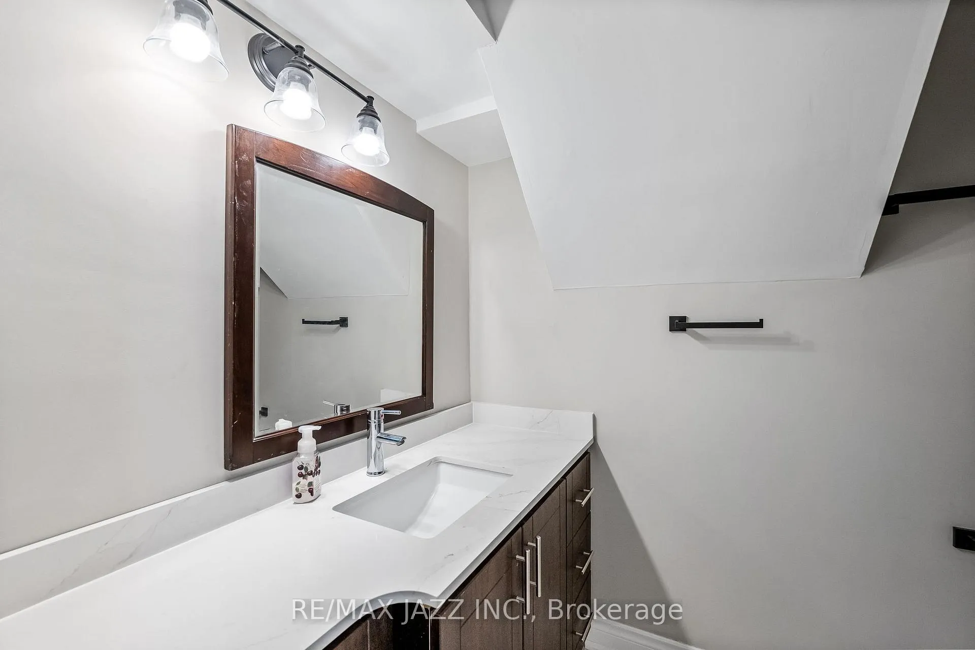 Photo 41 of 53 Coxworth Avenue, Markham, Middlefield — HOMEH