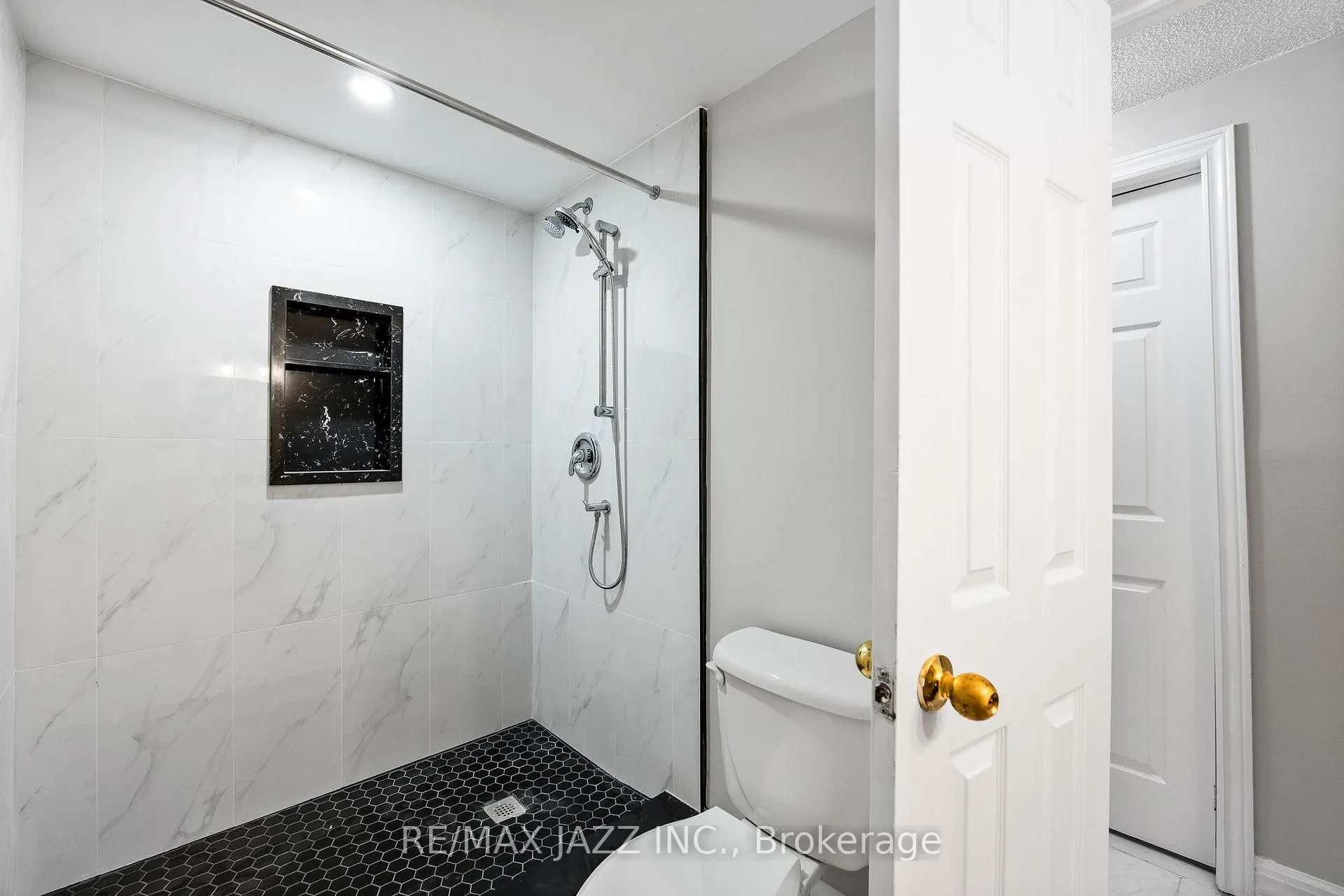 Photo 42 of 53 Coxworth Avenue, Markham, Middlefield — HOMEH