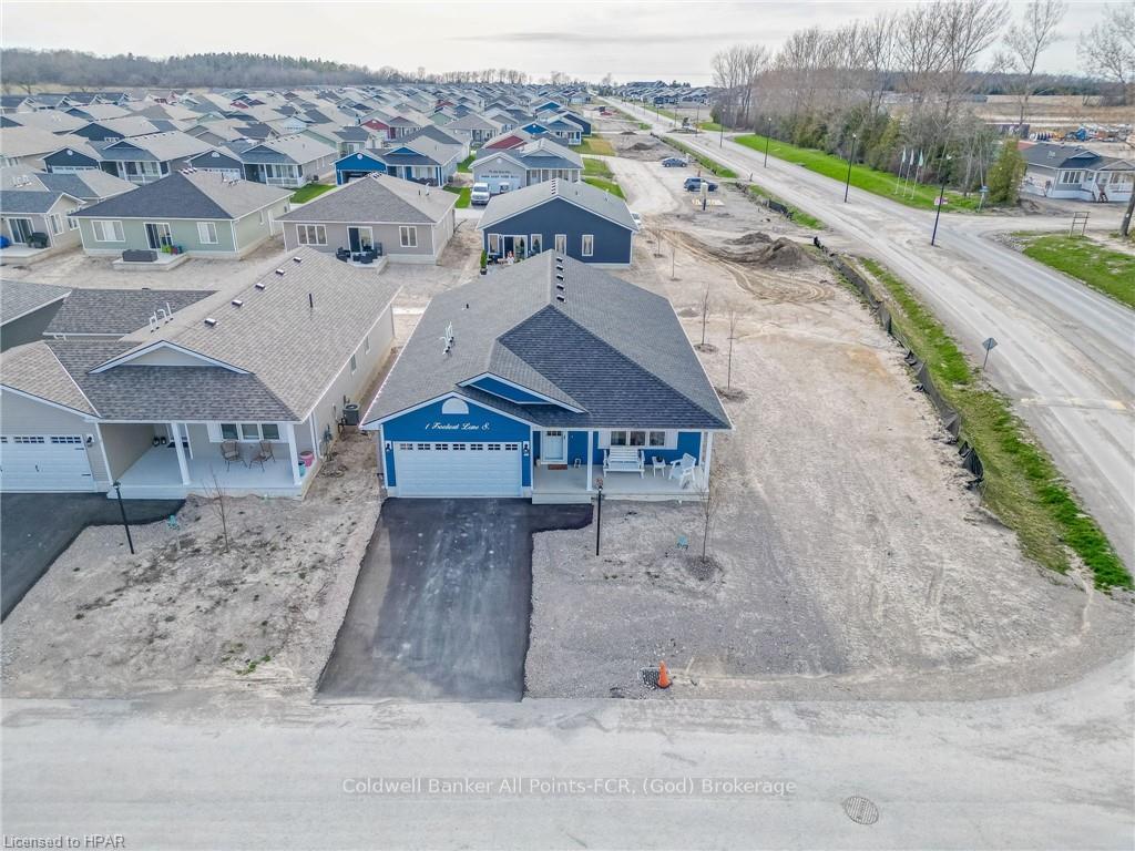 Front of 1 Lookout Lane S