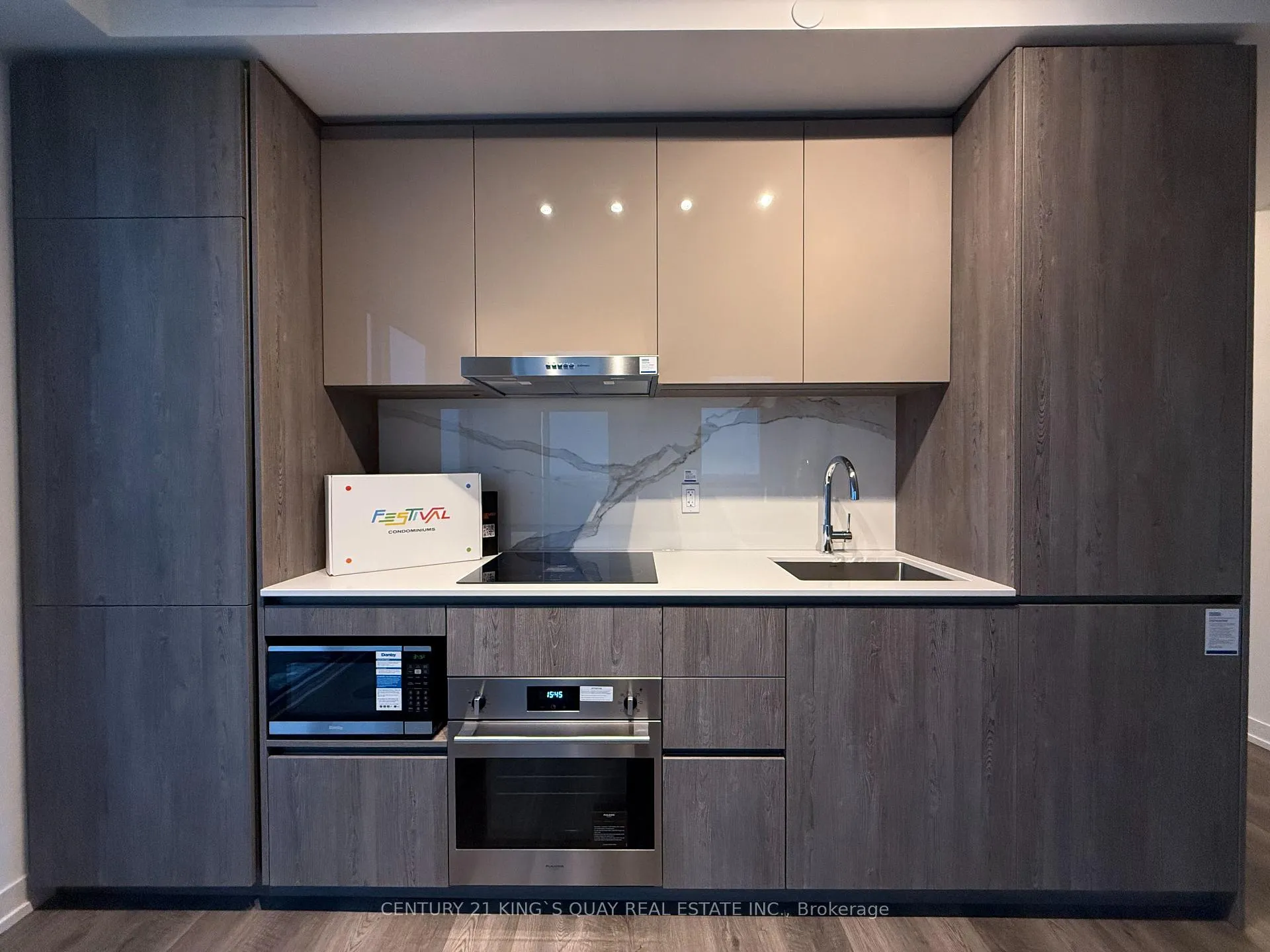 Photo 8 of Unit 3312, 8 Interchange Way, Vaughan, Vaughan Corporate Centre — HOMEH