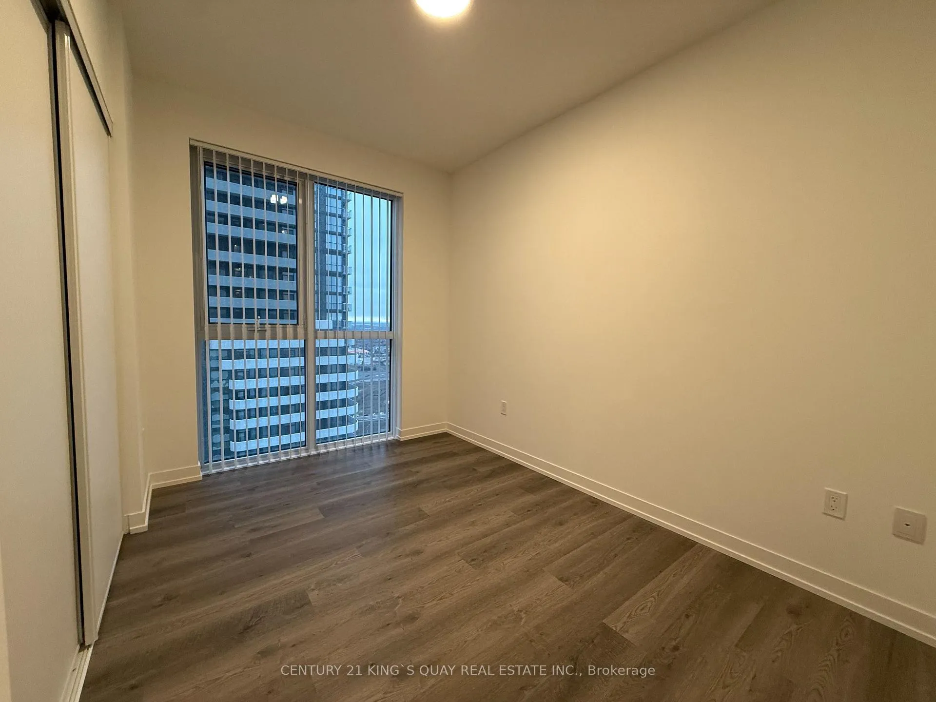 Photo 12 of Unit 3312, 8 Interchange Way, Vaughan, Vaughan Corporate Centre — HOMEH
