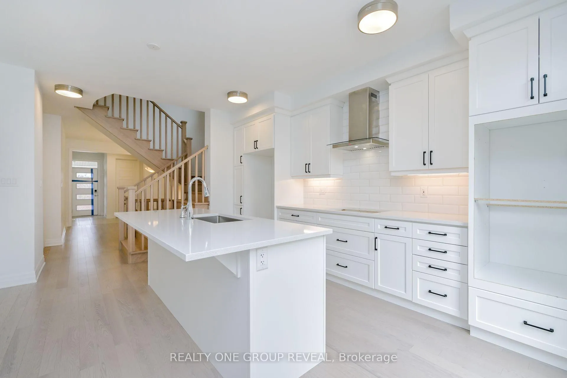 Photo 5 of 27 Greenridge Crescent, Markham, Rural Markham — HOMEH