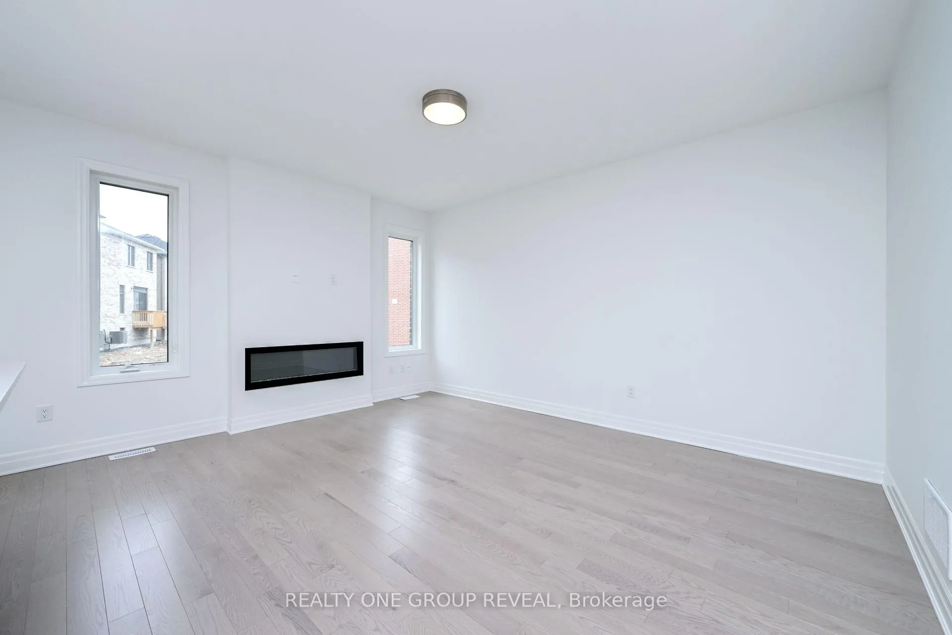 Photo 7 of 27 Greenridge Crescent, Markham, Rural Markham — HOMEH