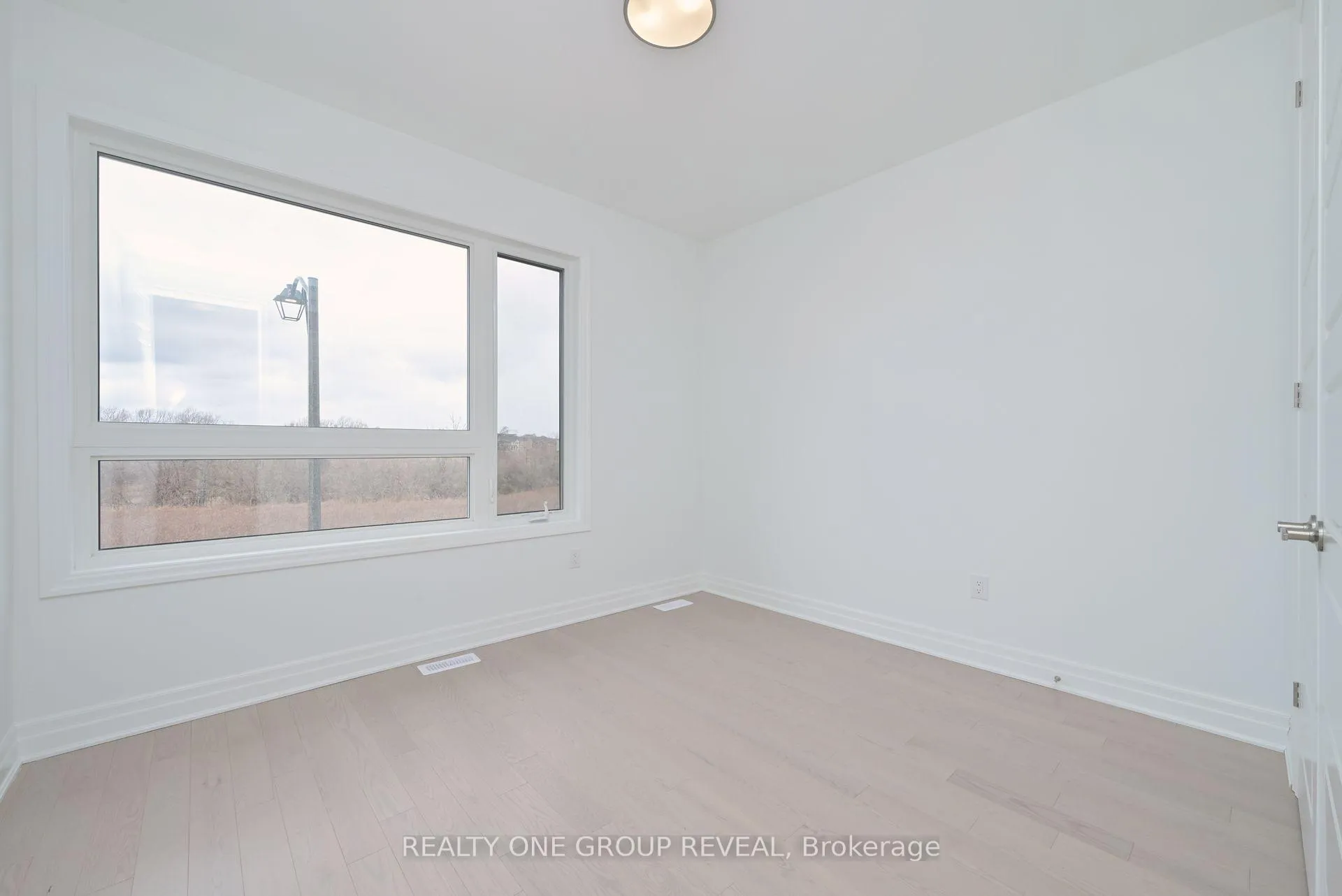 Photo 15 of 27 Greenridge Crescent, Markham, Rural Markham — HOMEH