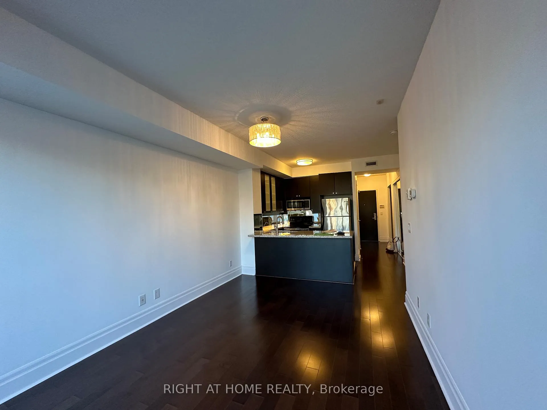 Photo 3 of Unit 320, 39 Upper Duke Crescent, Markham, Unionville — HOMEH