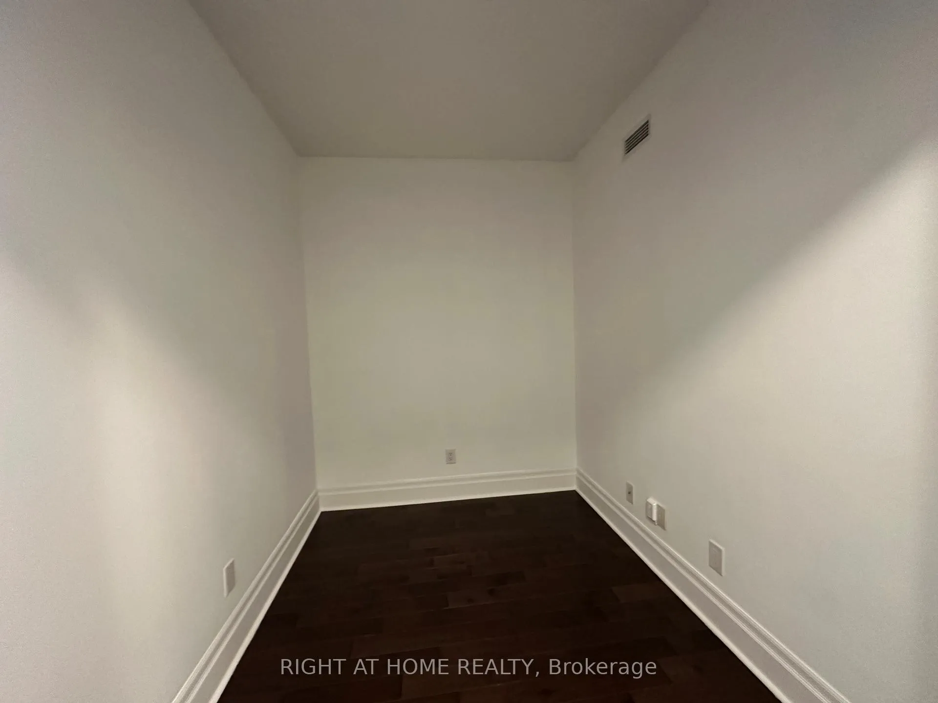 Photo 12 of Unit 320, 39 Upper Duke Crescent, Markham, Unionville — HOMEH