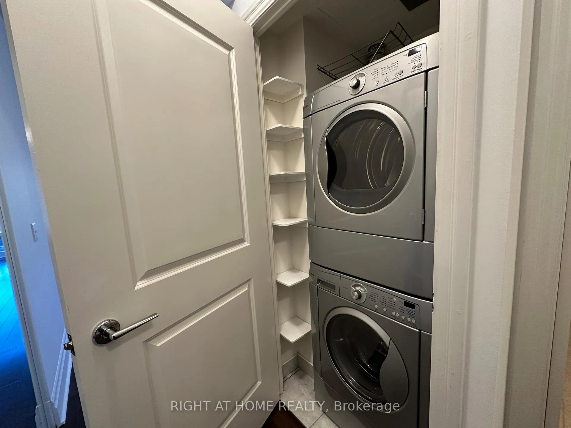 Photo 15 of Unit 320, 39 Upper Duke Crescent, Markham, Unionville — HOMEH