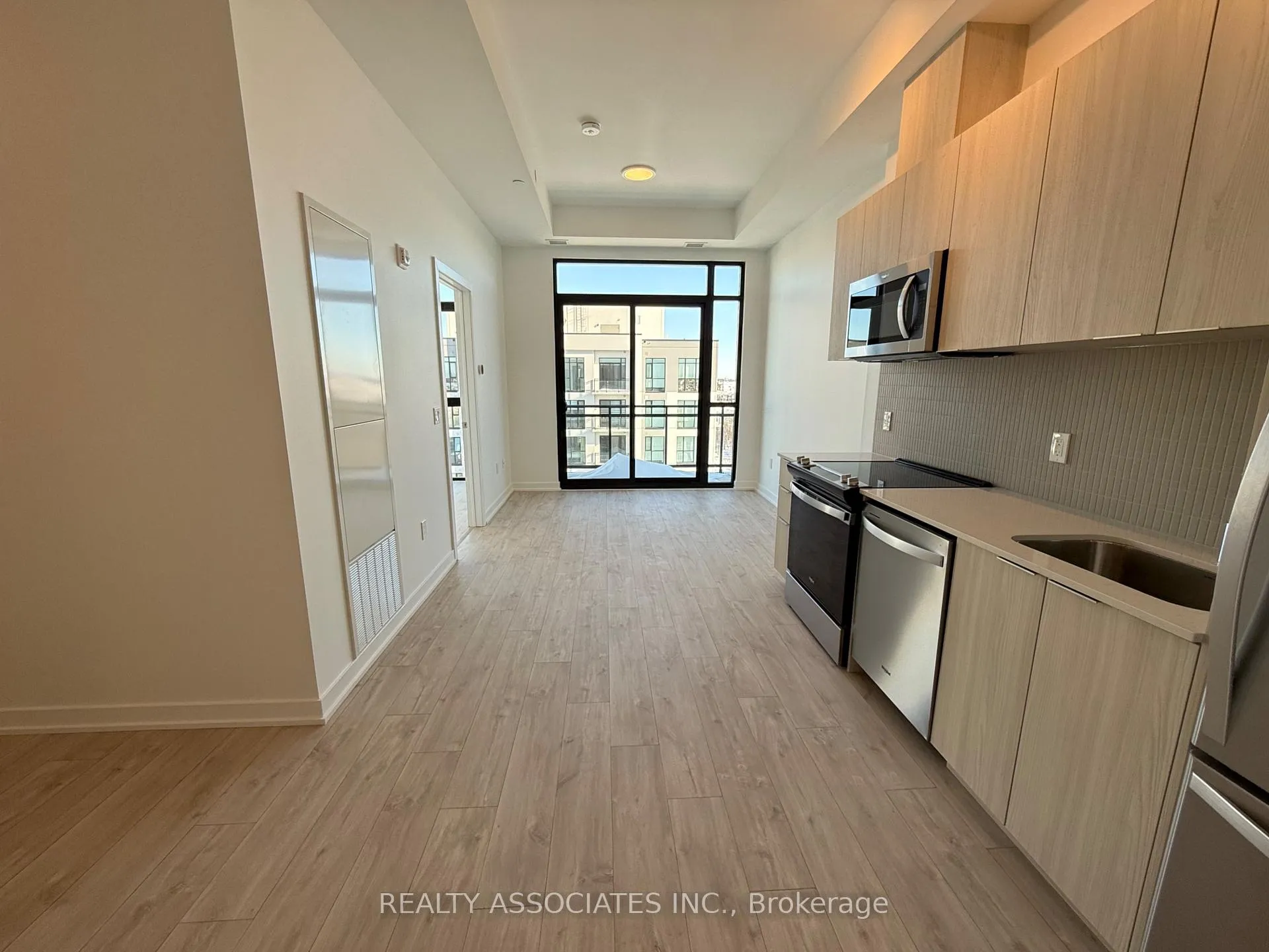 Photo 3 of Unit 810, 750 Whitlock Avenue, Milton, Cobban — HOMEH
