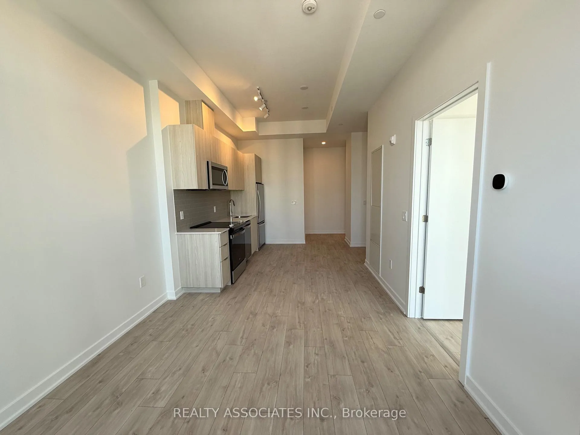 Photo 5 of Unit 810, 750 Whitlock Avenue, Milton, Cobban — HOMEH