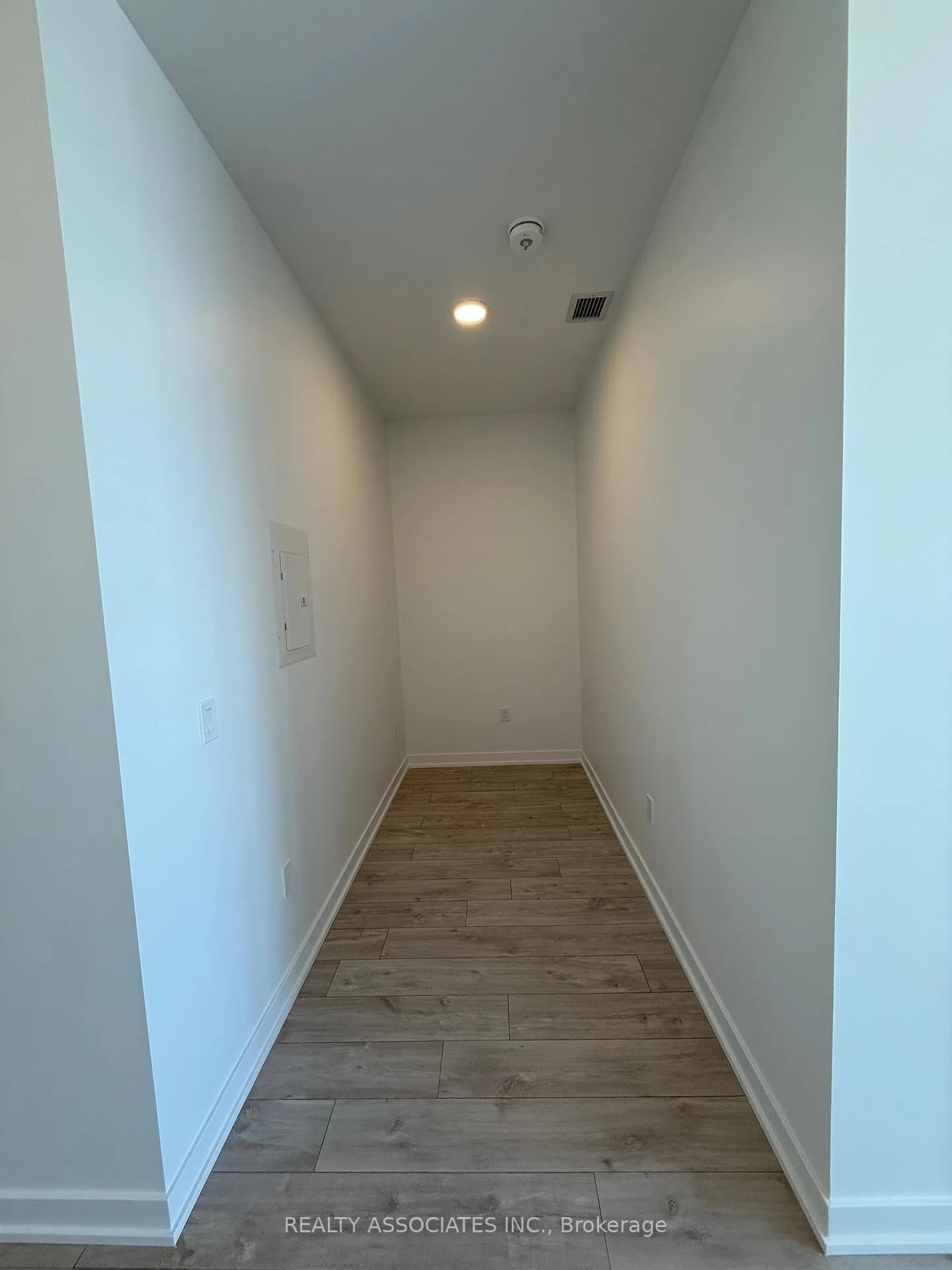 Photo 7 of Unit 810, 750 Whitlock Avenue, Milton, Cobban — HOMEH