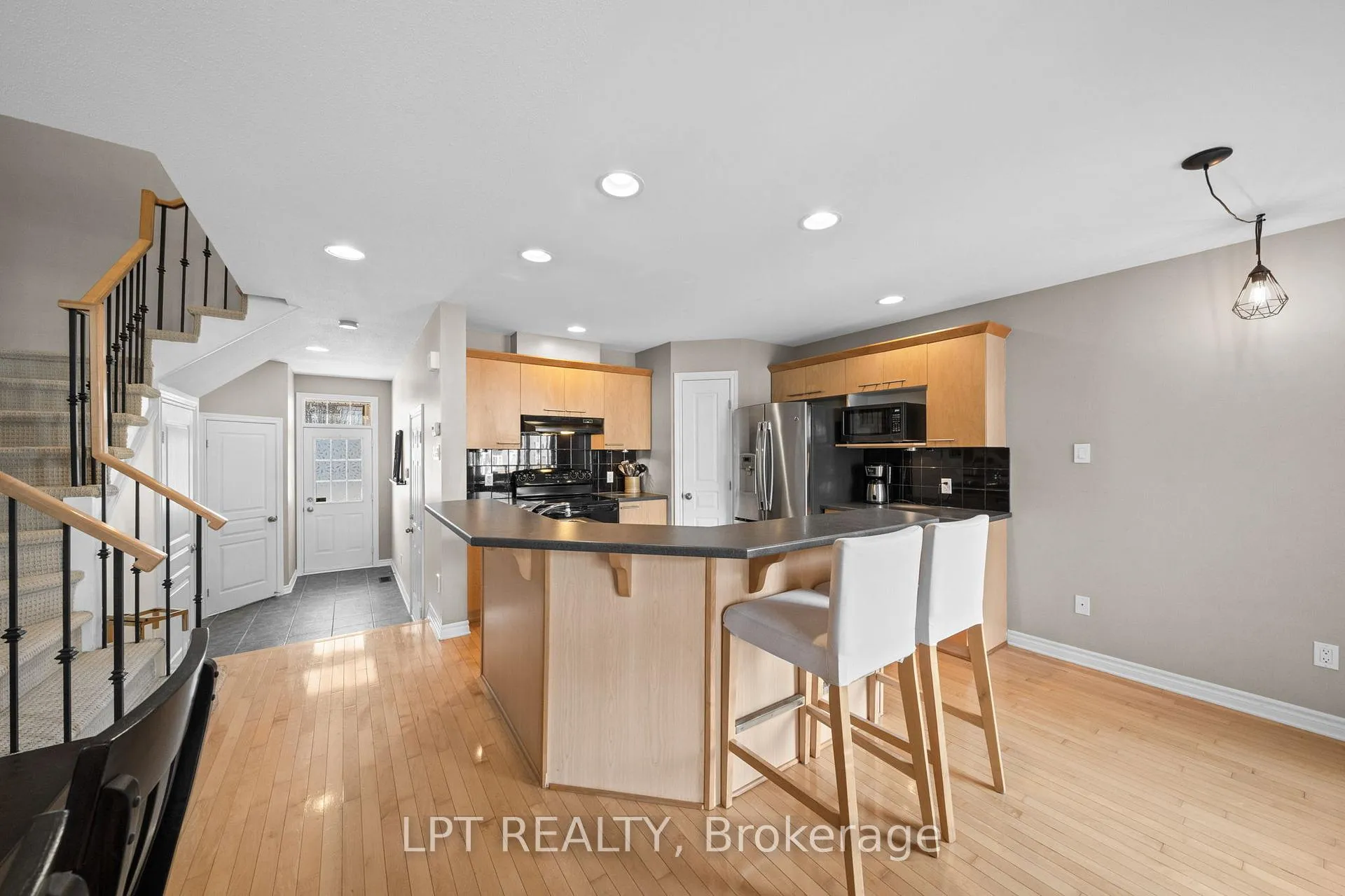 Photo 8 of 485 Grey Seal Circle, Ottawa, Riverside South/Gloucester Glen — HOMEH